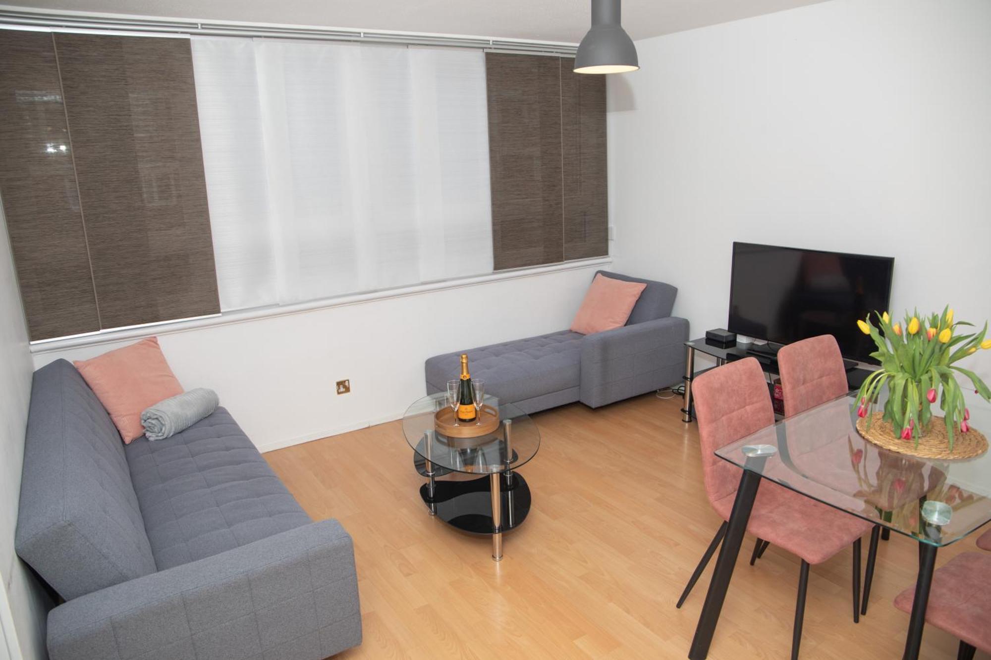 Bright And Spacious One Bedroom Apparment, Free Parking Londyn Zewnętrze zdjęcie