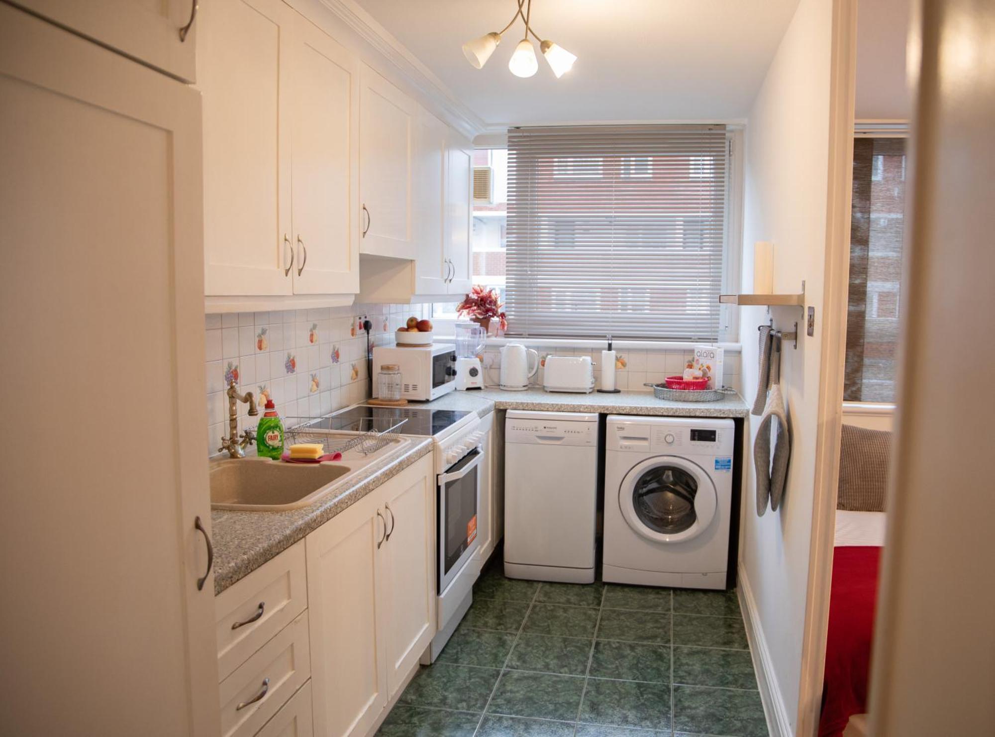 Bright And Spacious One Bedroom Apparment, Free Parking Londyn Zewnętrze zdjęcie