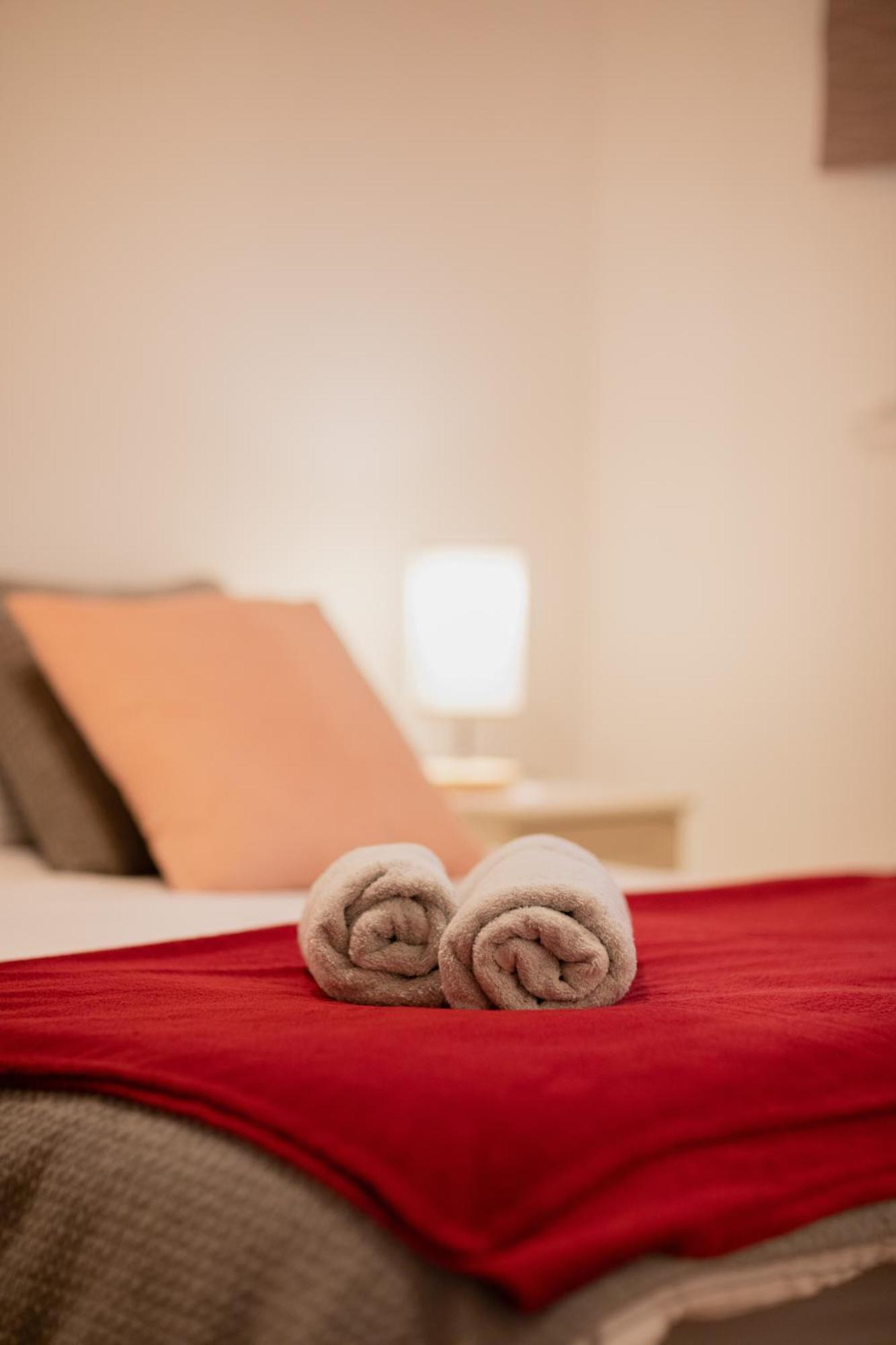 Bright And Spacious One Bedroom Apparment, Free Parking Londyn Zewnętrze zdjęcie