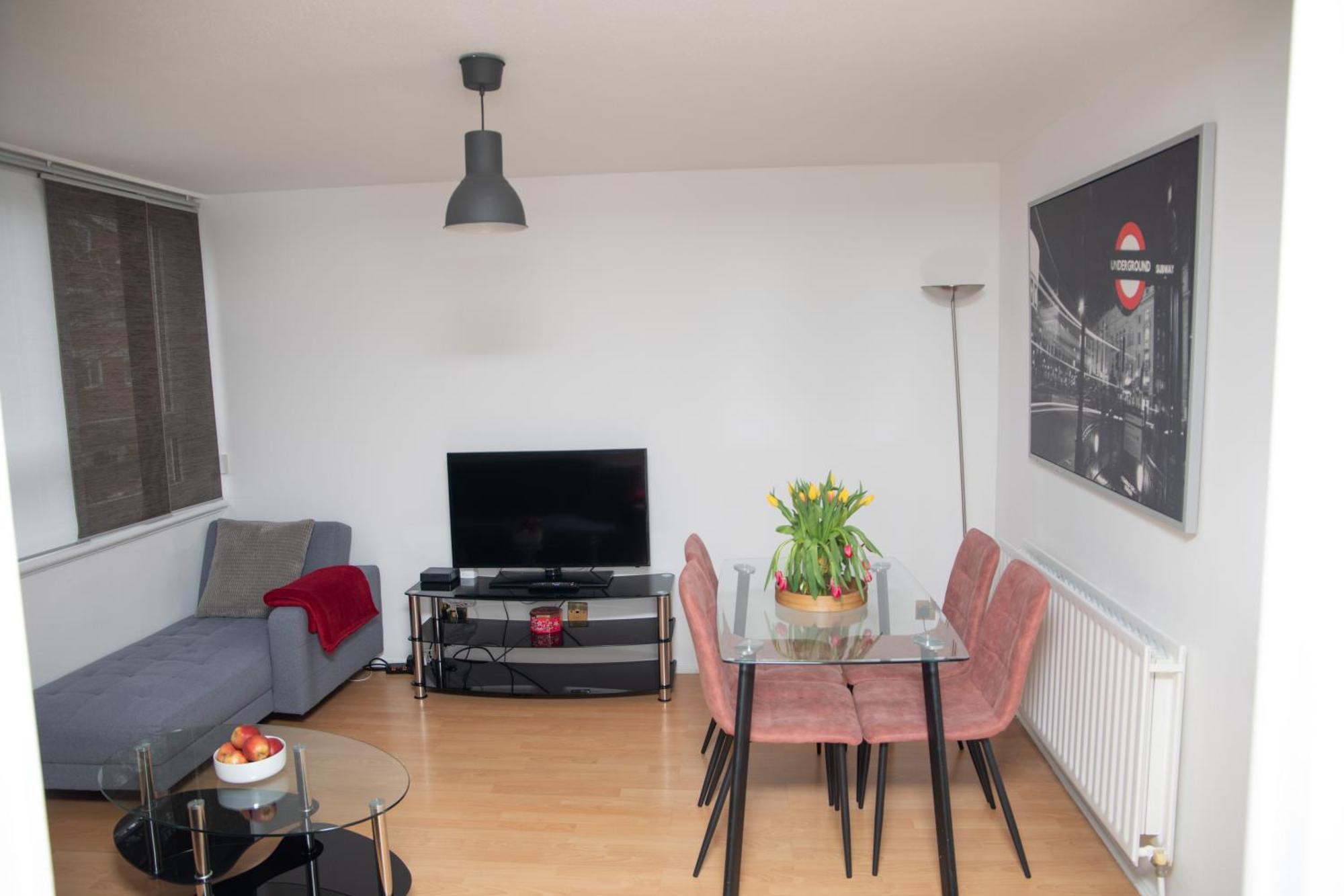 Bright And Spacious One Bedroom Apparment, Free Parking Londyn Zewnętrze zdjęcie
