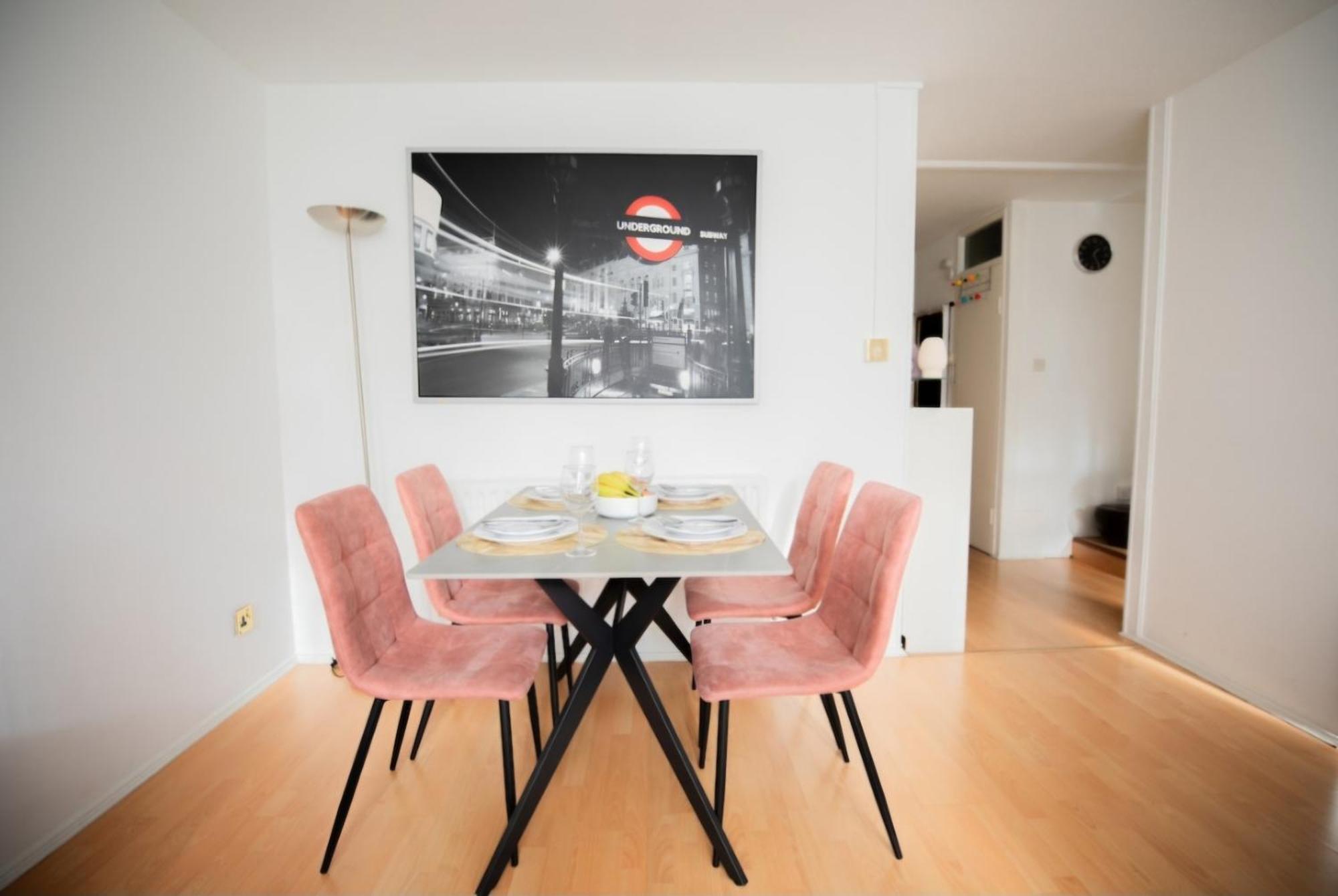 Bright And Spacious One Bedroom Apparment, Free Parking Londyn Zewnętrze zdjęcie